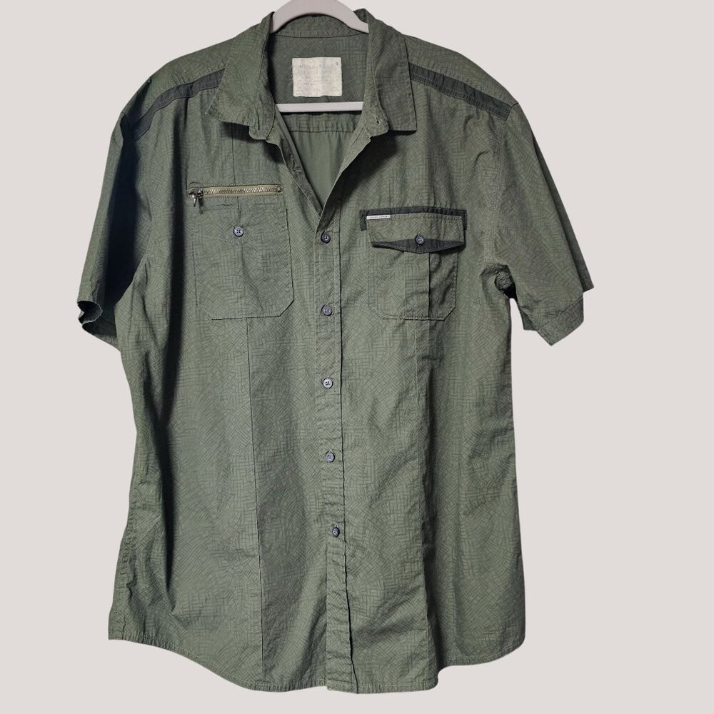 Marc Ecko Mens Green Short Sleeve Button-Up Shirt With Dual Front Pockets Size M